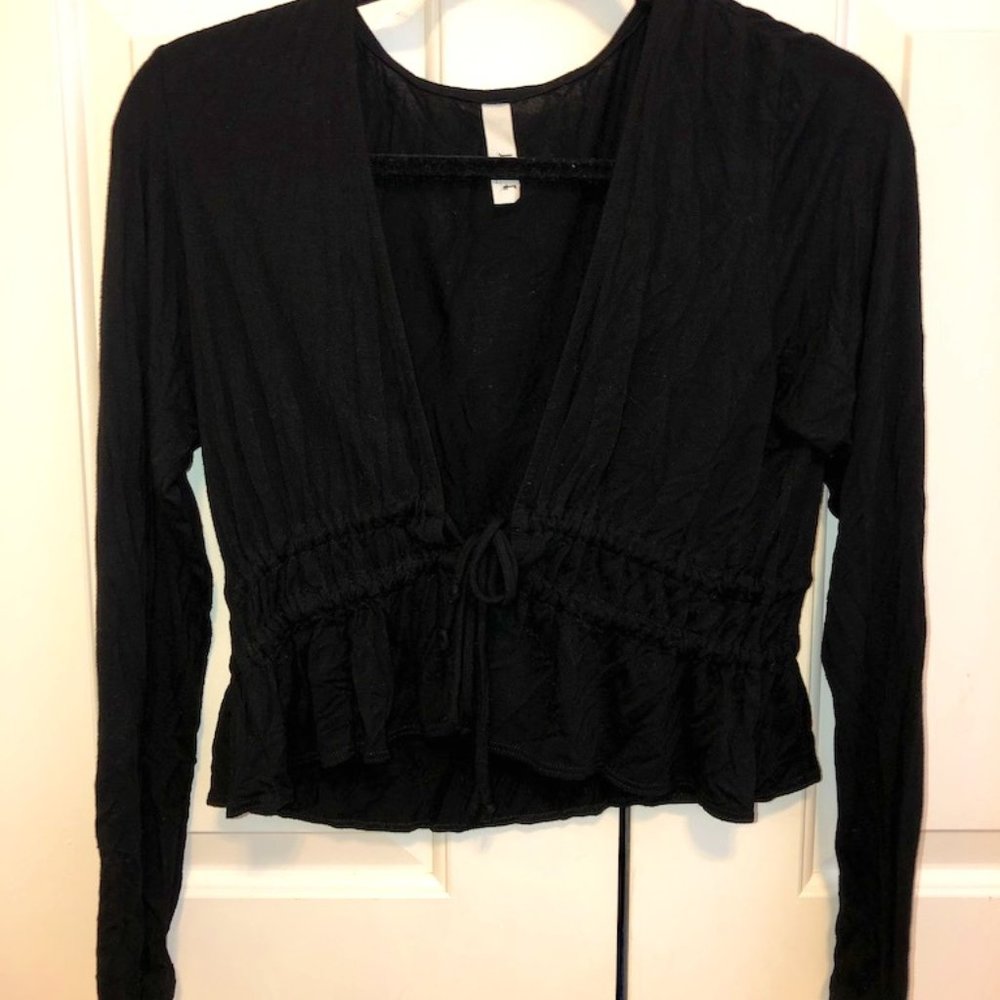 Black long sleeve tie around